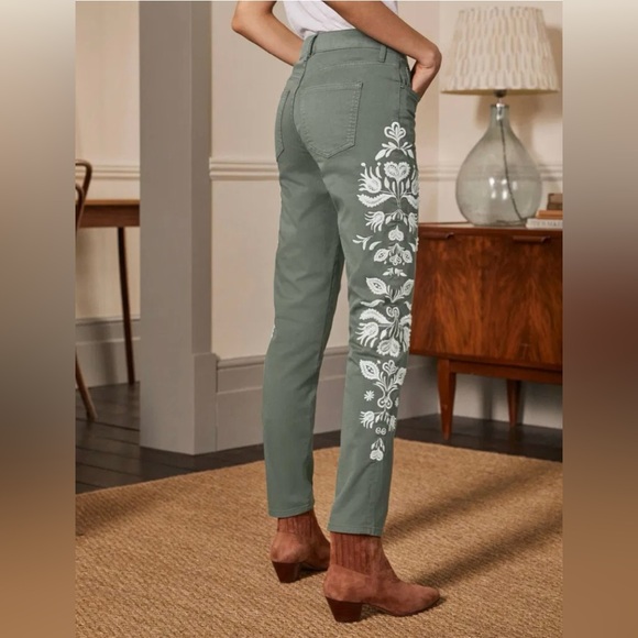 Boden Denim Girlfriend Sage Green White Embroidered Floral Design Mid Rise Ankle - Picture 1 of 10